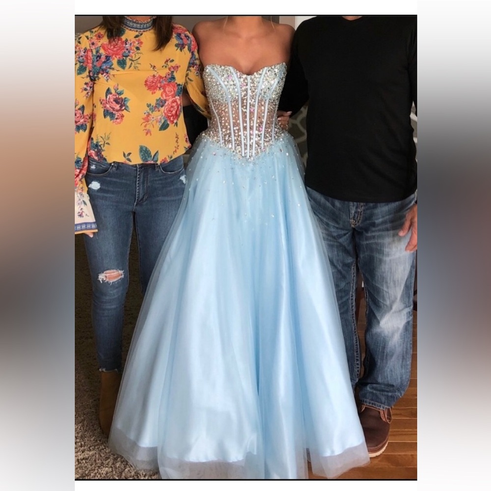 Camille La Vie prom dress size 0.